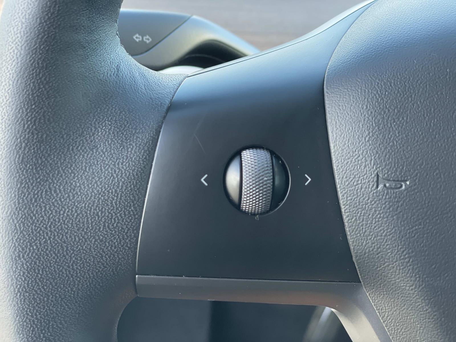 Used 2022 Tesla Model Y Performance image 8