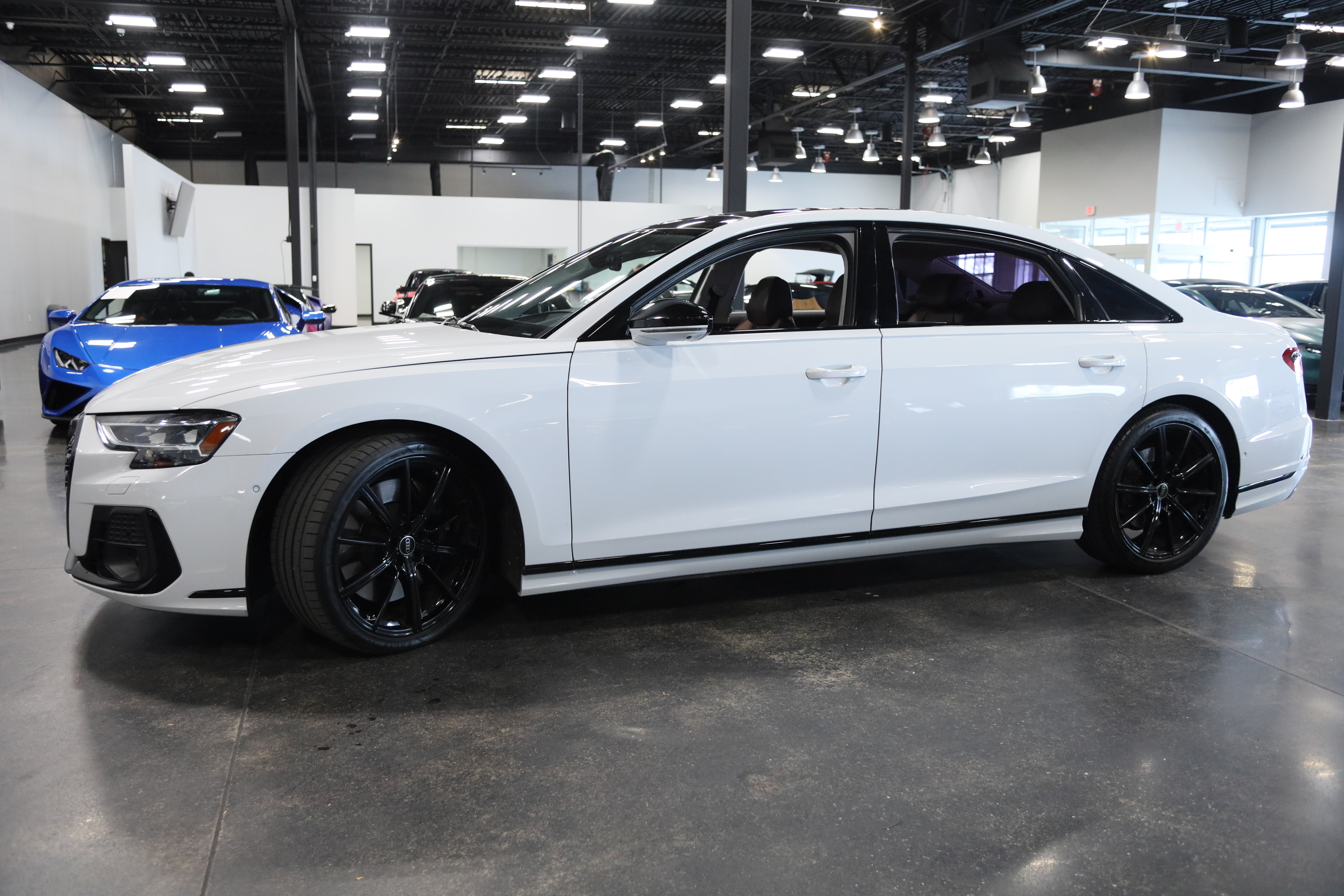 Used 2023 Audi S8 AWD/4WD image 9