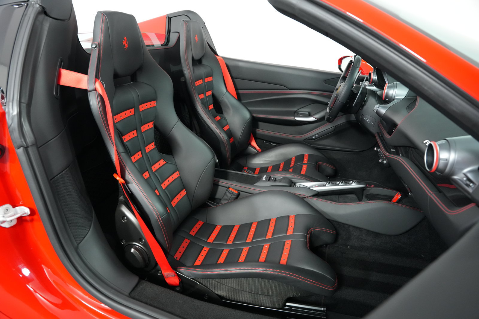Used 2022 Ferrari F8 Spider RWD image 42