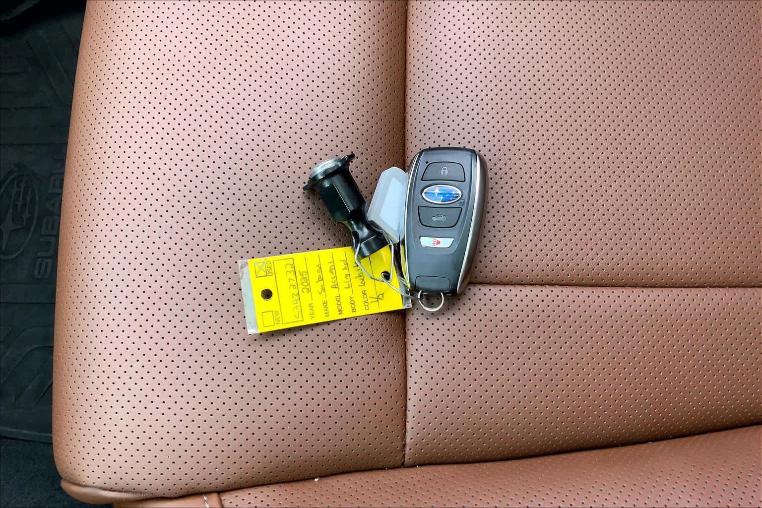 Used 2025 Subaru Ascent Touring AWD/4WD image 15
