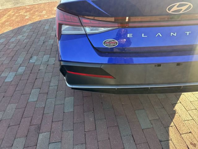 Used 2024 Hyundai Elantra SEL w/ Convenience Package image 8