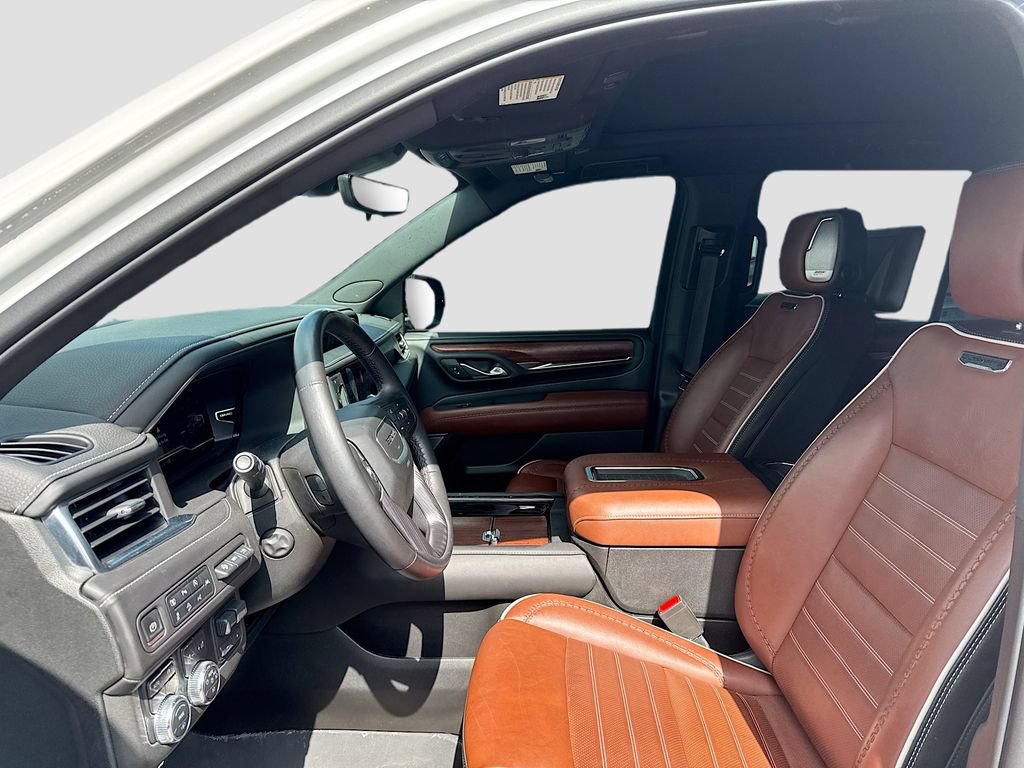 Used 2023 GMC Yukon Denali Ultimate AWD/4WD image 11