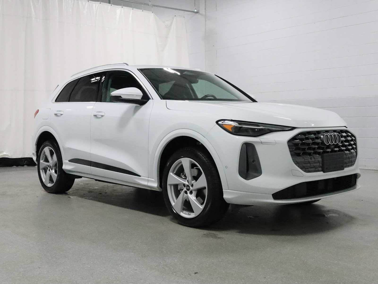 Certified 2025 Audi Q5 Premium AWD/4WD image 13