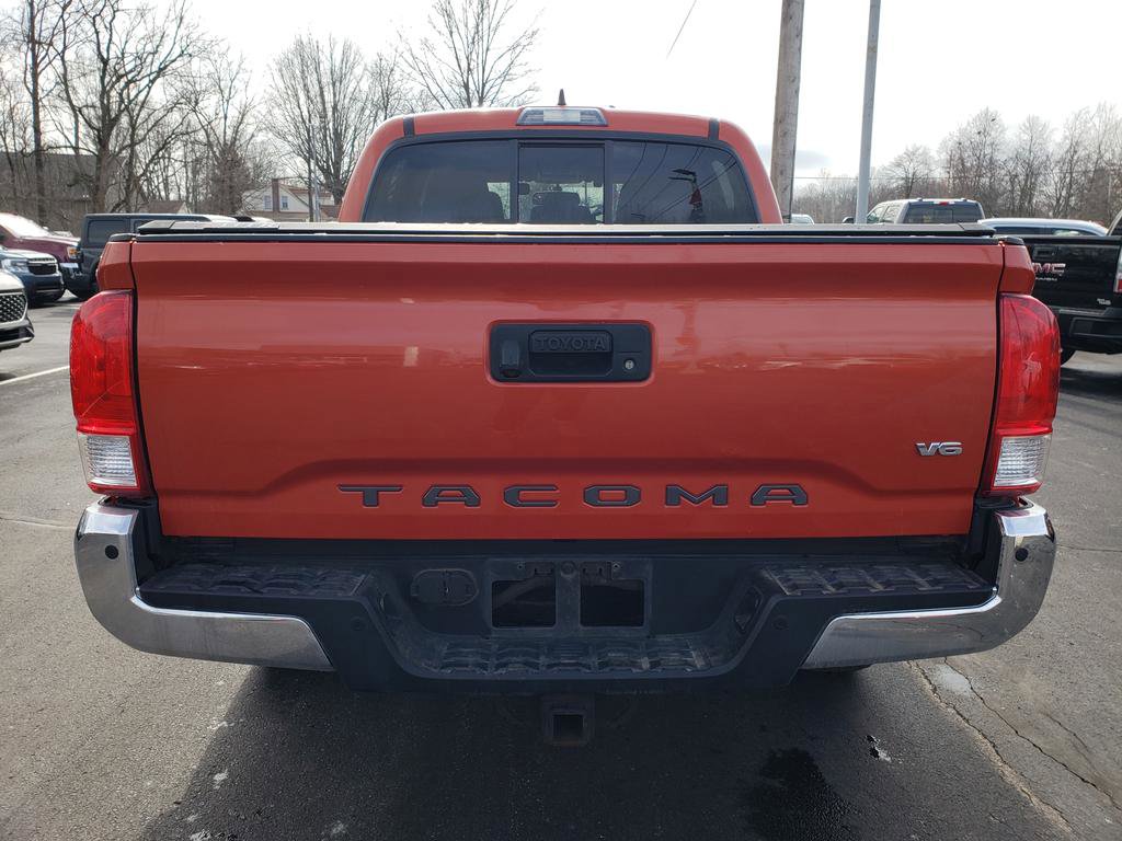 Used 2017 Toyota Tacoma SR5 w/ Tow Package image 6