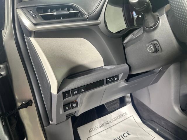 Used 2024 Toyota Sienna Limited AWD/4WD image 11
