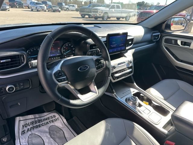 Used 2021 Ford Explorer XLT w/ Equipment Group 202A image 12