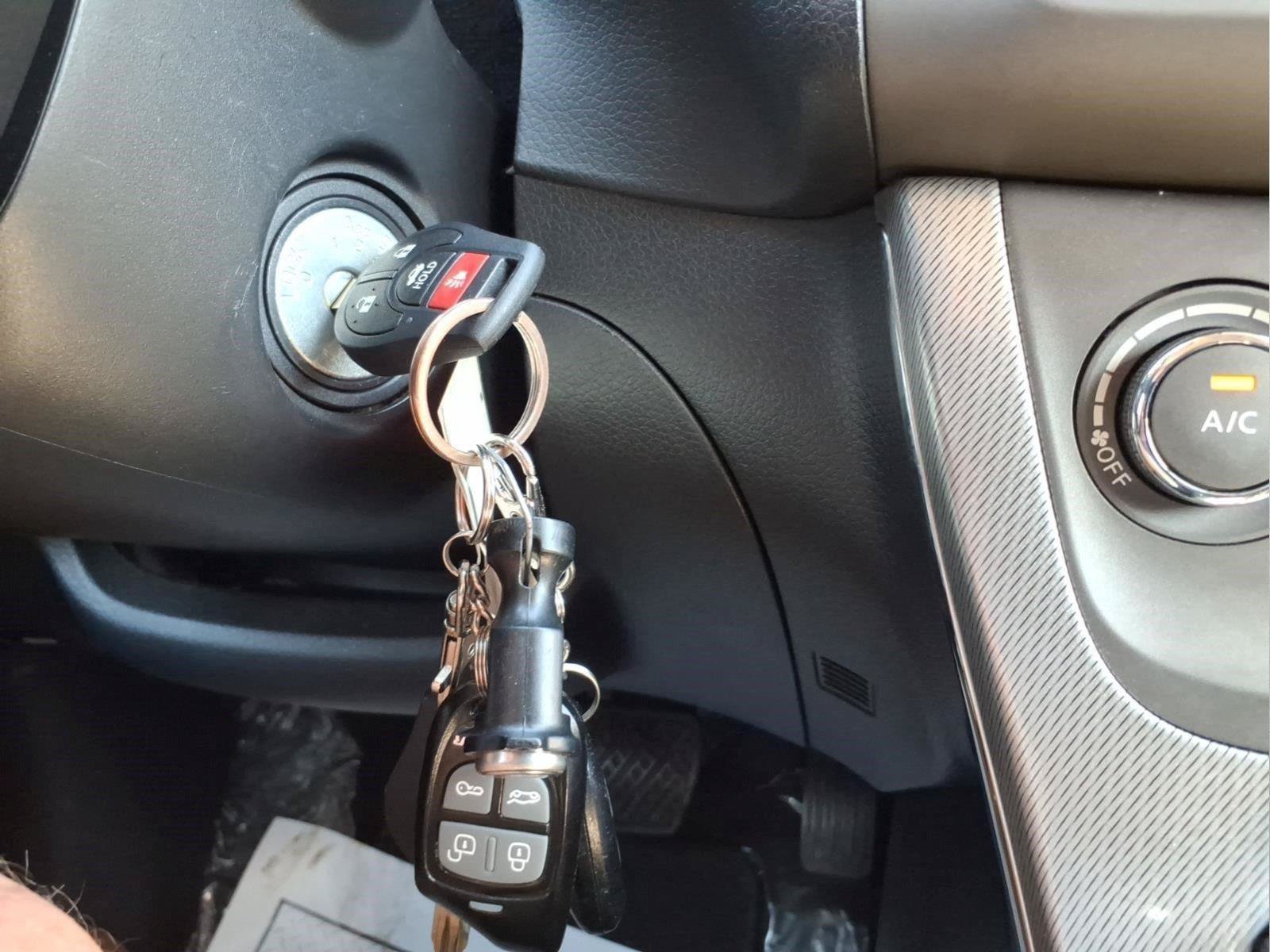 Used 2014 Nissan Sentra SR FWD image 29