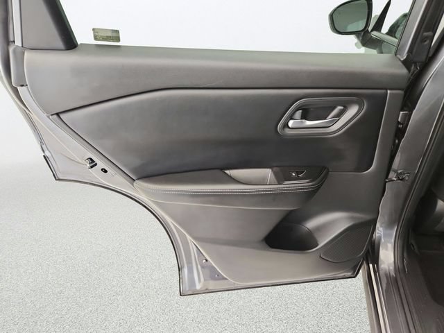 Used 2025 Nissan Rogue SV AWD/4WD image 24