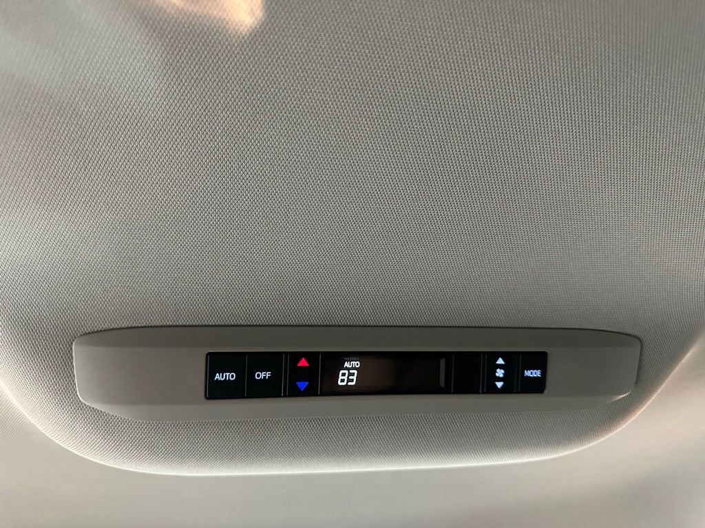 Used 2025 Toyota Sienna LE image 49