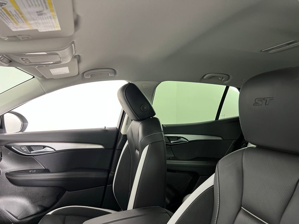 Used 2025 Buick Envision Sport Touring image 25