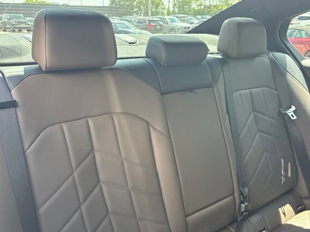 Used 2024 BMW i5 eDrive40i w/ Premium Package RWD image 32
