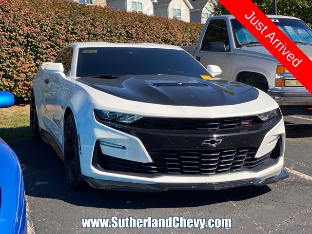 Used 2019 Chevrolet Camaro SS RWD image 1