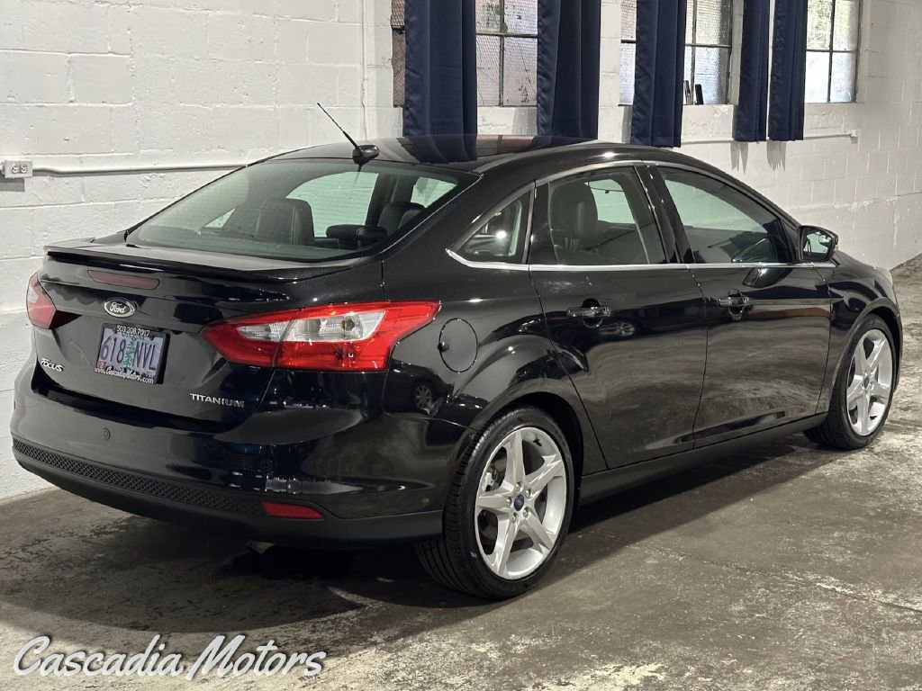 Used 2013 Ford Focus Titanium w/ Titanium Handling Pkg image 5
