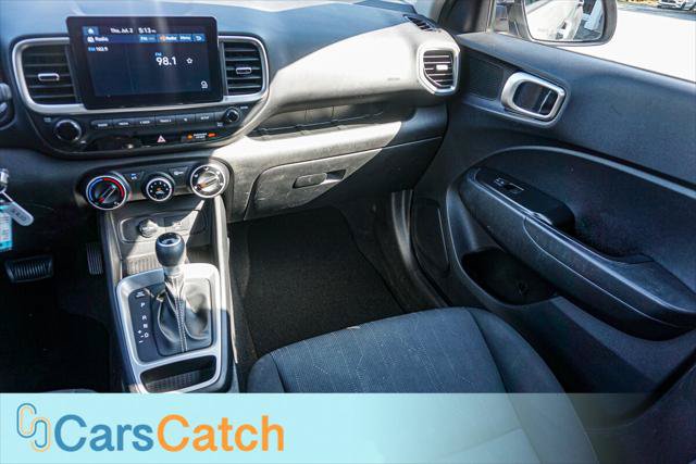 Used 2021 Hyundai Venue SE FWD image 25