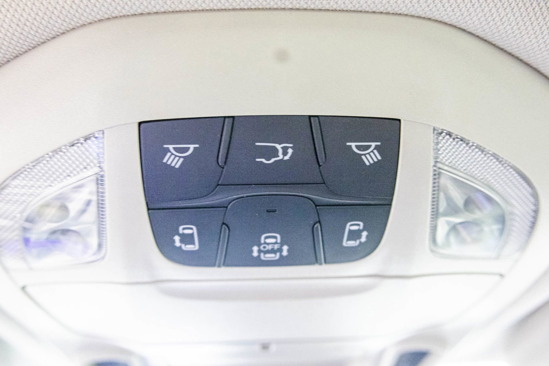 Used 2024 Chrysler Pacifica Touring-L image 27