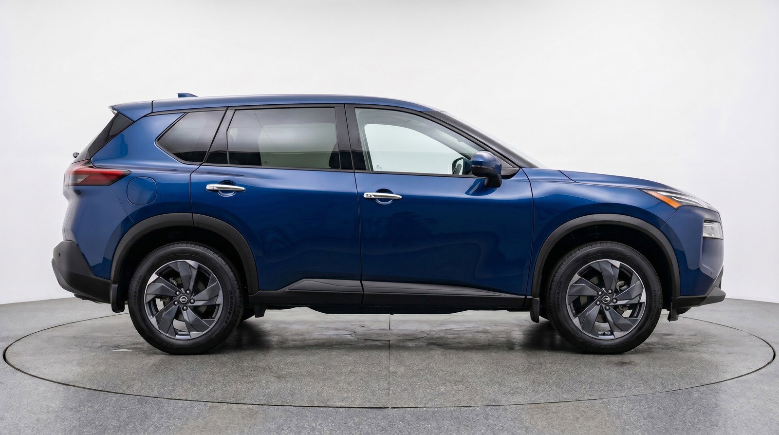 Used 2025 Nissan Rogue SV FWD image 11
