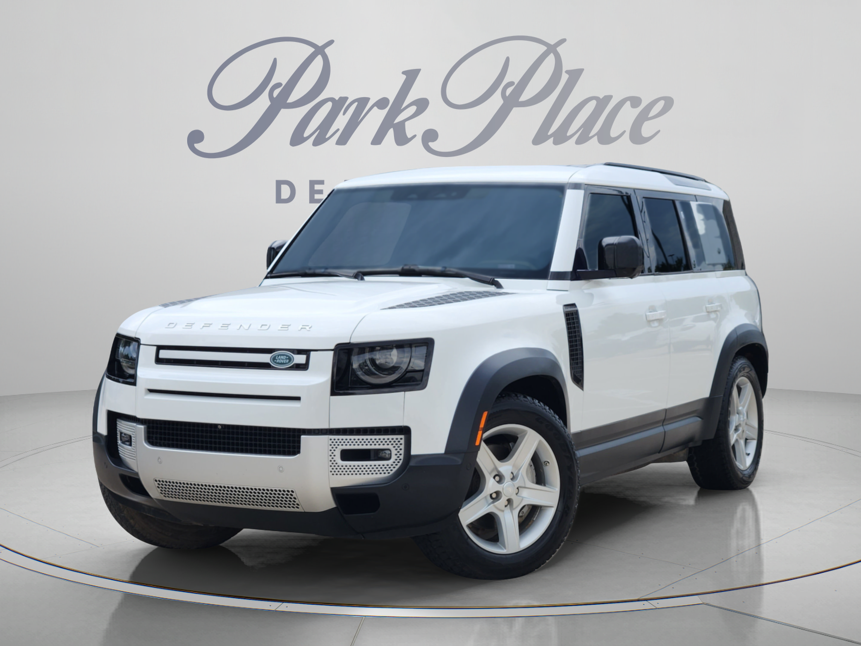 Used 2020 Land Rover Defender 110 SE AWD/4WD image 1