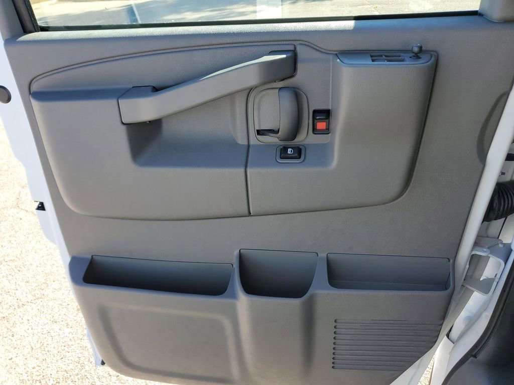 New 2025 GMC Savana 3500 Extended w/ Driver Convenience Package image 20