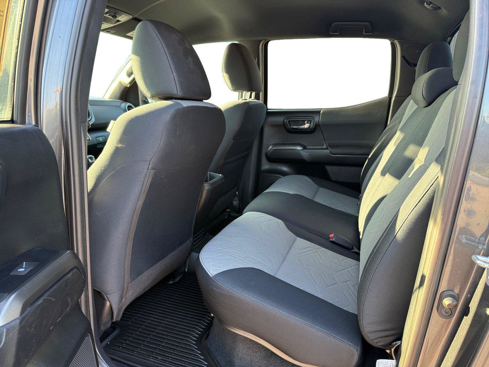 Used 2021 Toyota Tacoma TRD Sport AWD/4WD image 19