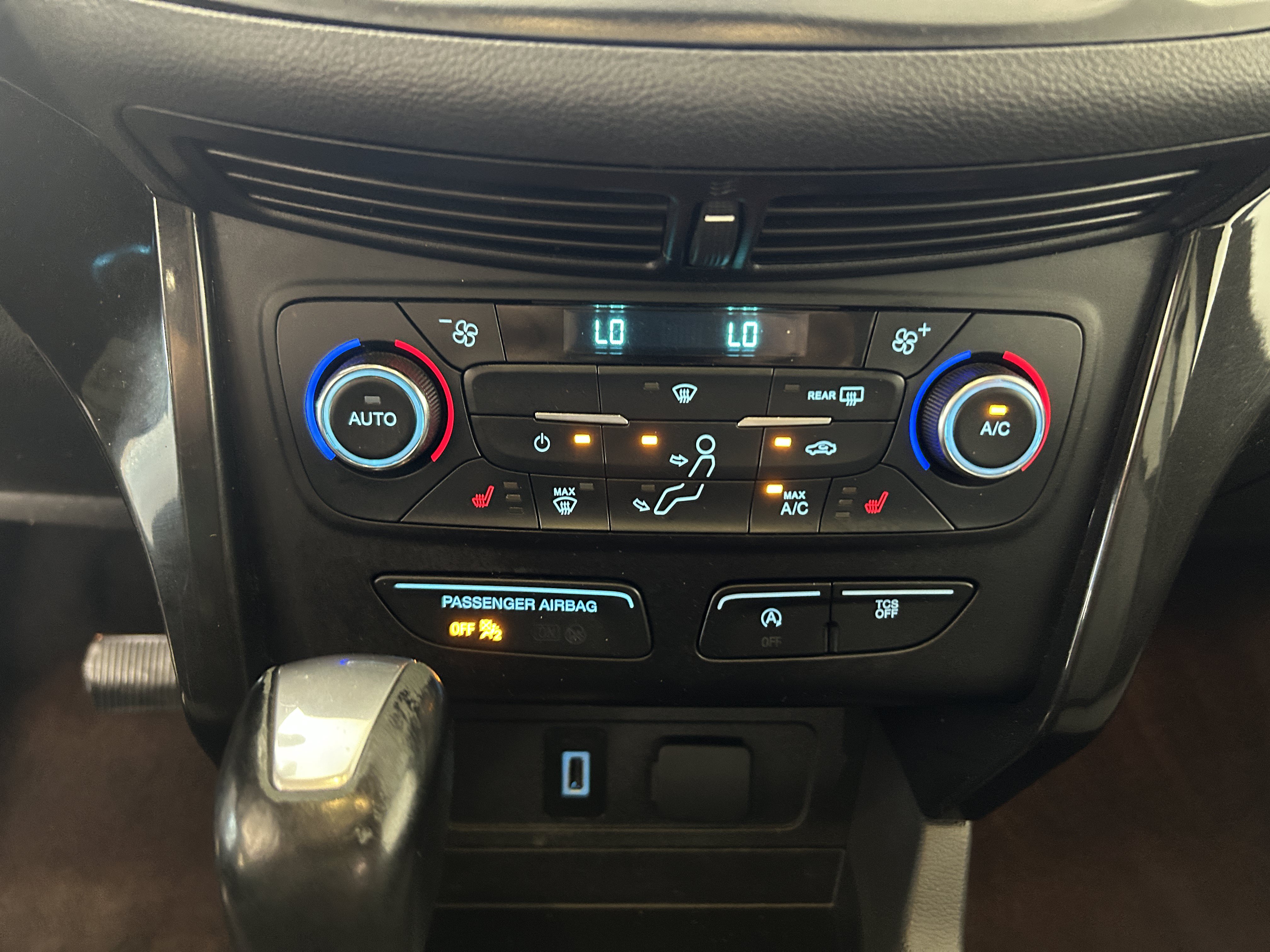 Used 2017 Ford Escape SE w/ Equipment Group 201A AWD/4WD image 18