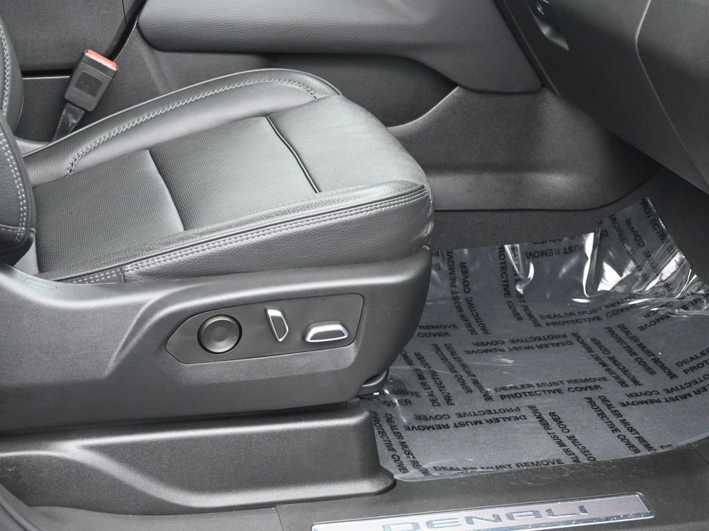 Used 2023 GMC Yukon Denali image 6