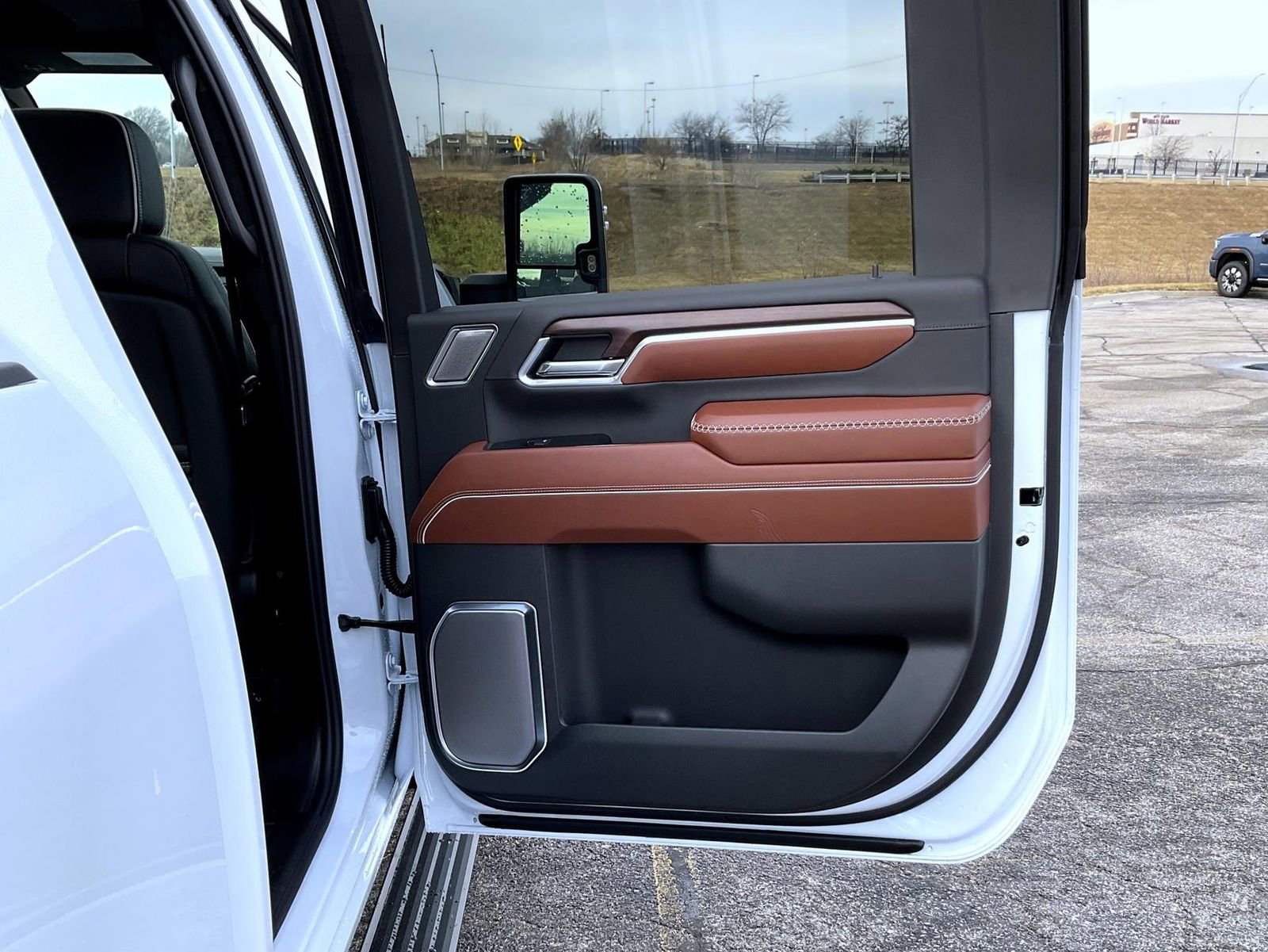New 2026 GMC Sierra 2500 Denali Ultimate w/ Max Trailering Package image 17