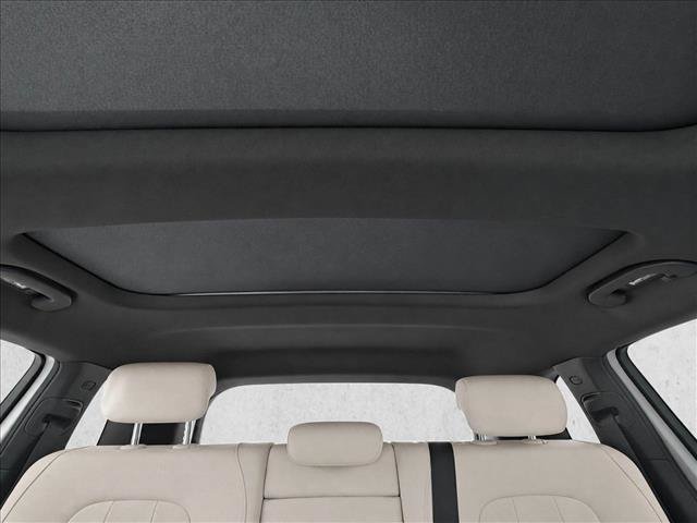 Used 2026 Mercedes-Benz GLB 250 image 11