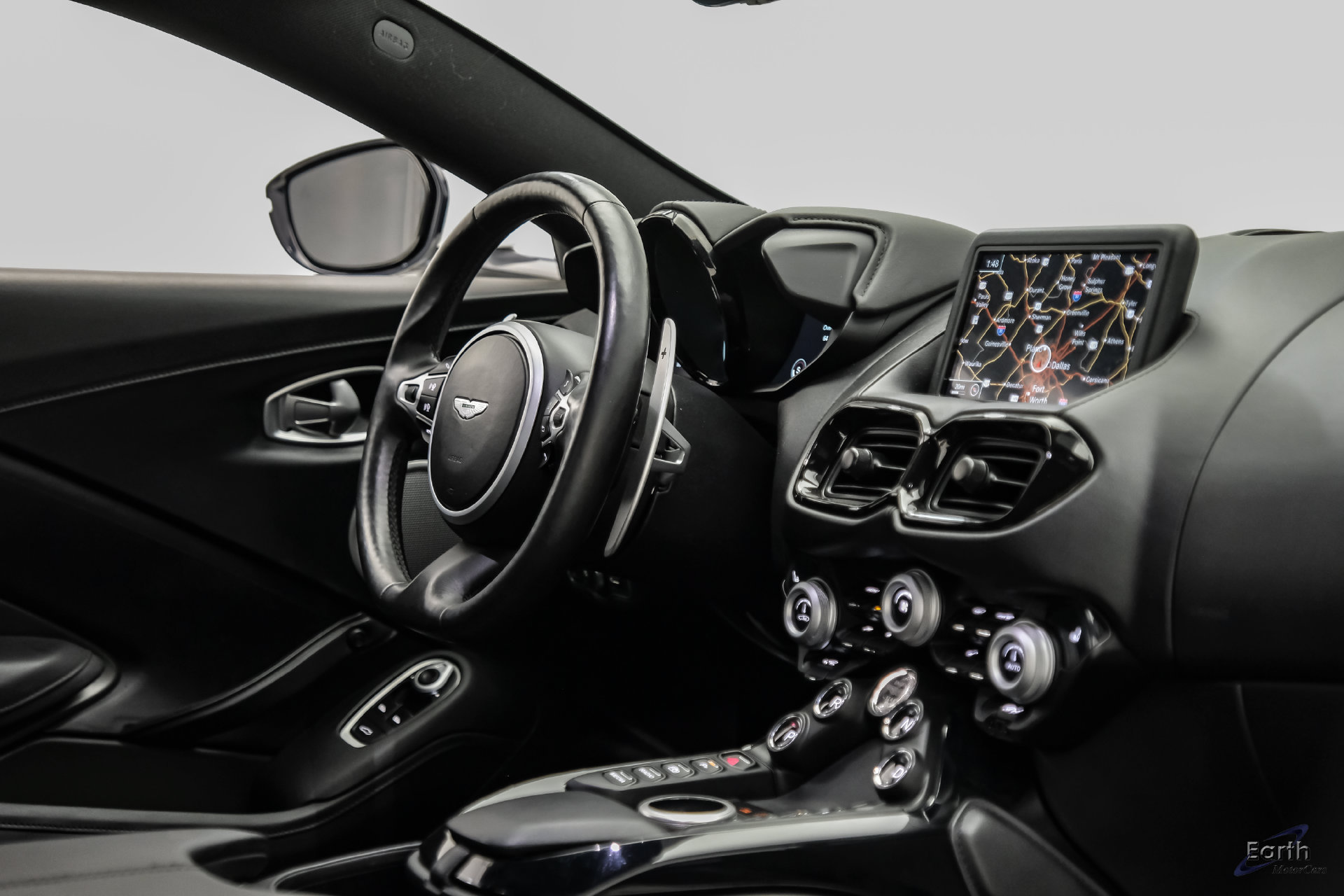 Used 2022 Aston Martin V8 Vantage Coupe RWD image 50