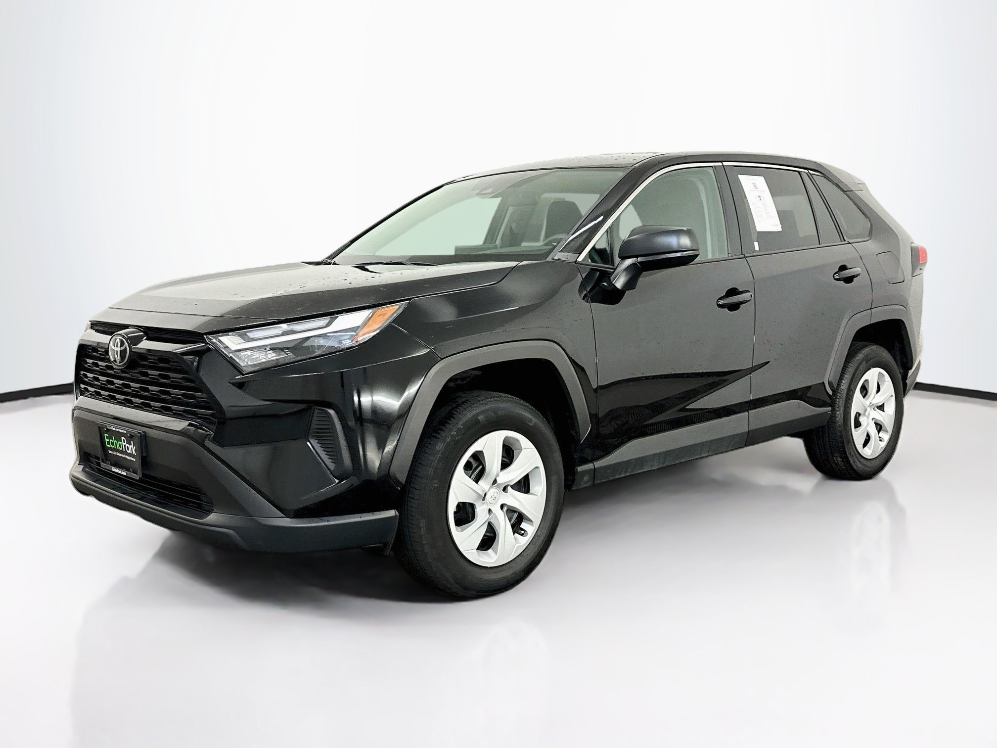 Used 2025 Toyota RAV4 LE AWD/4WD image 3