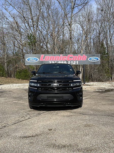 Used 2023 Ford Expedition Limited AWD/4WD image 2