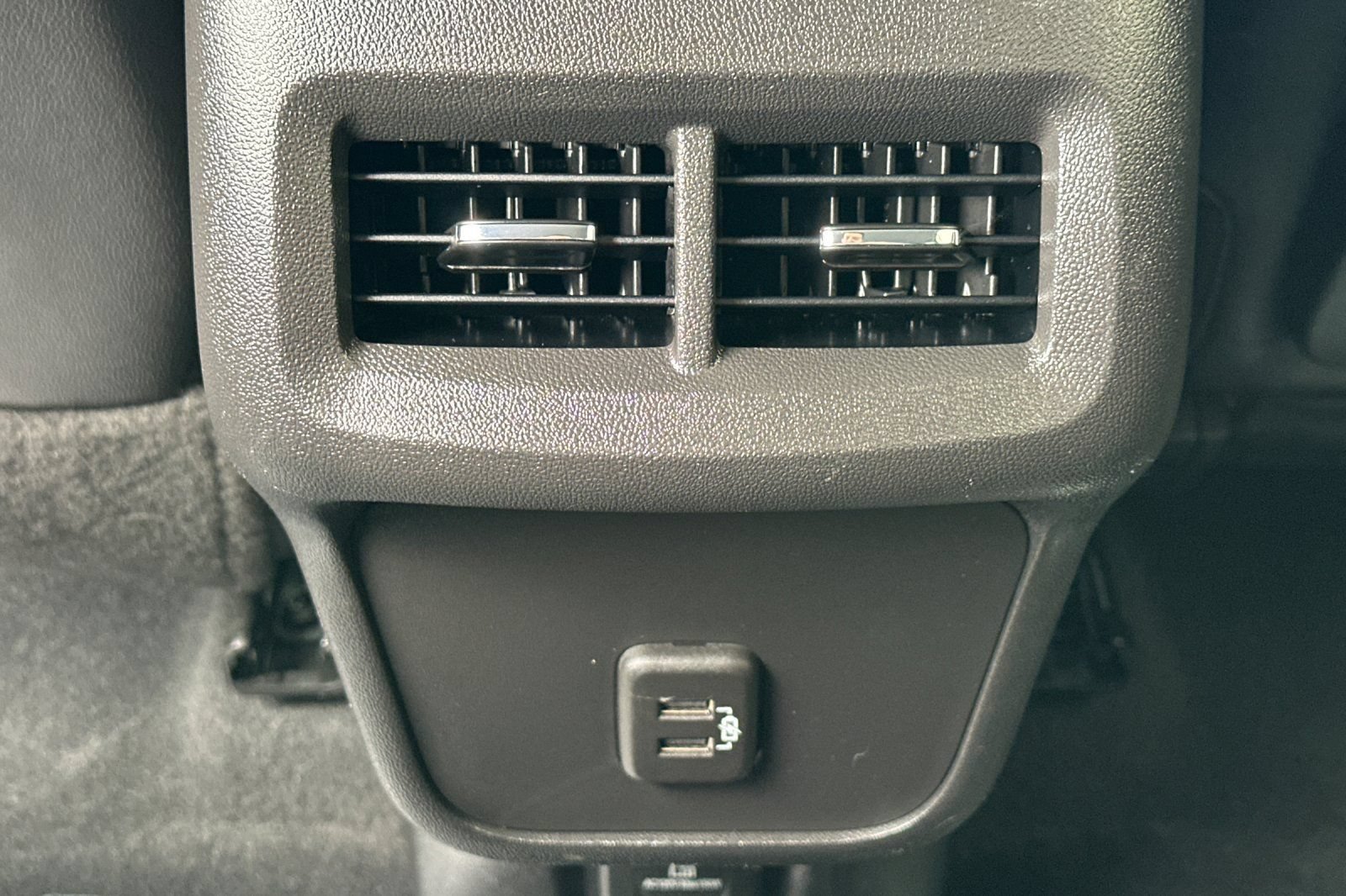Certified 2022 GMC Terrain AT4 w/ Infotainment Package II AWD/4WD image 15