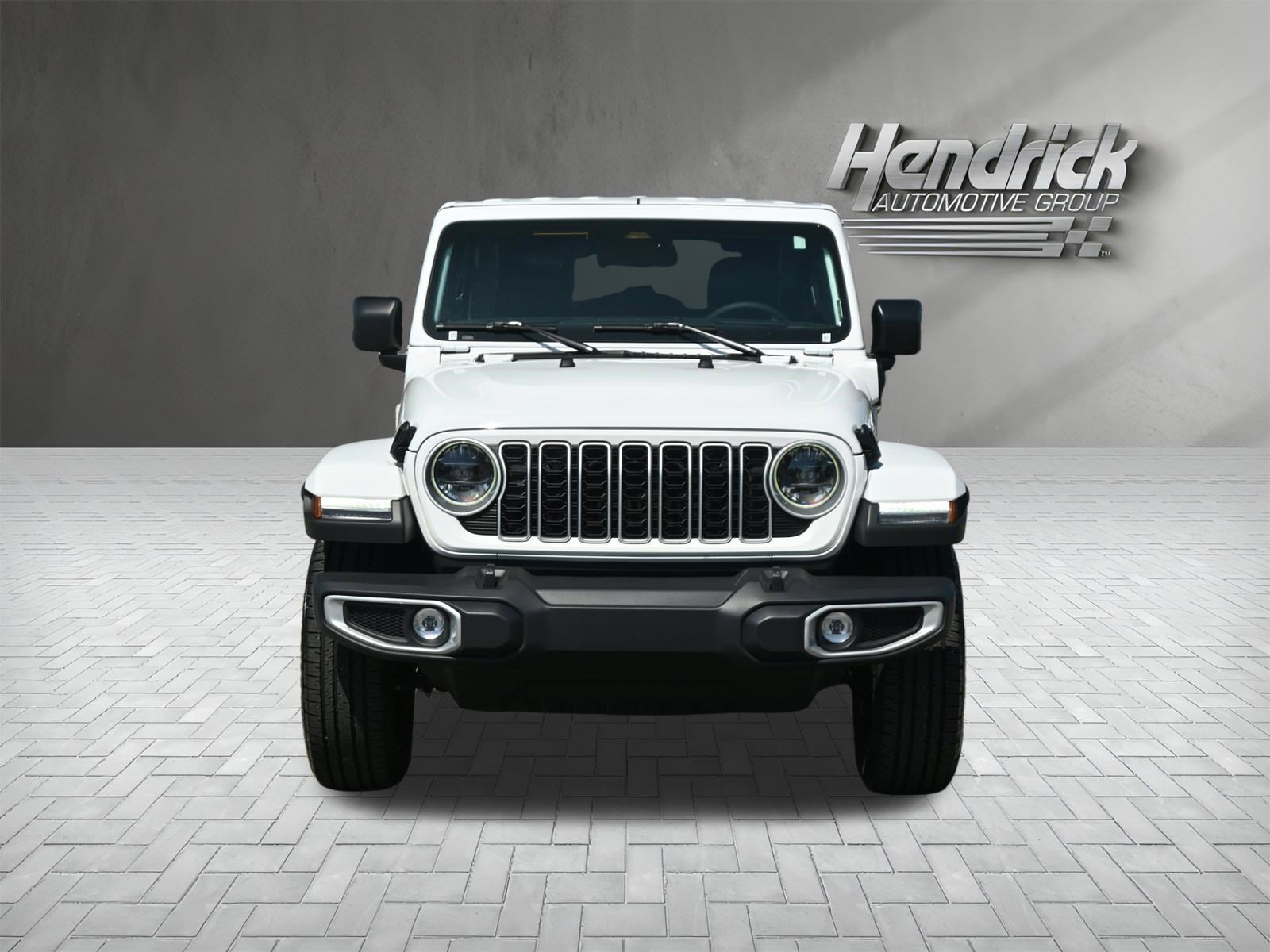 Used 2025 Jeep Wrangler Unlimited Sahara w/ Safety Group AWD/4WD image 3