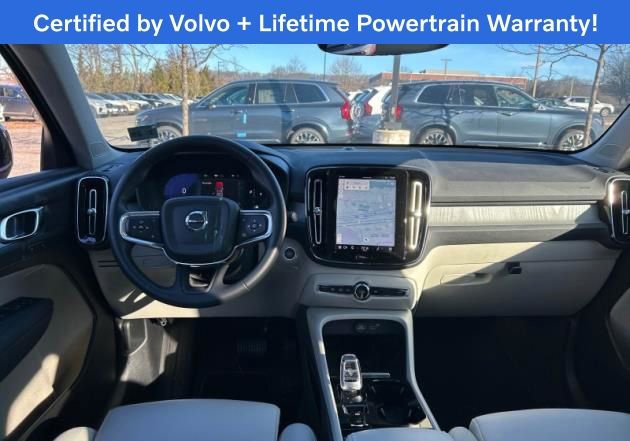 Used 2024 Volvo XC40 B5 Plus w/ Climate Package image 4