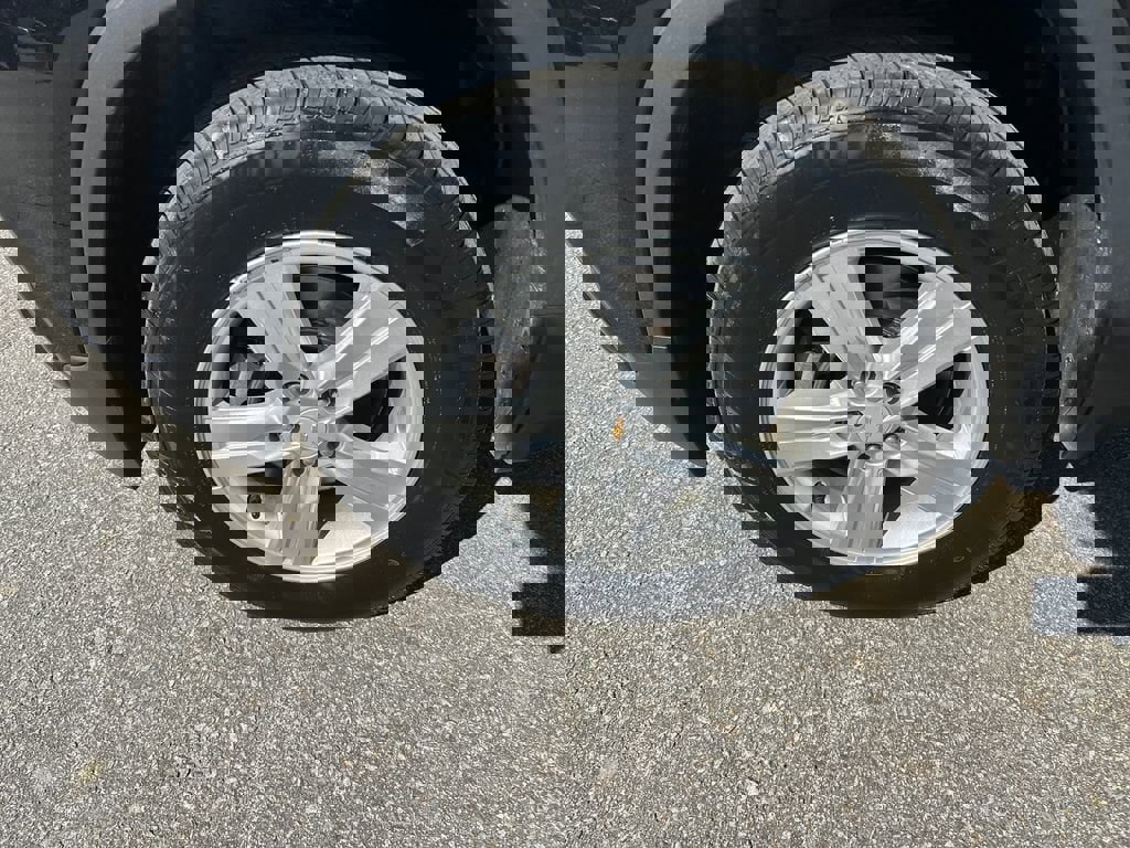 Used 2019 Chevrolet Trax LT w/ LT Convenience Package image 21