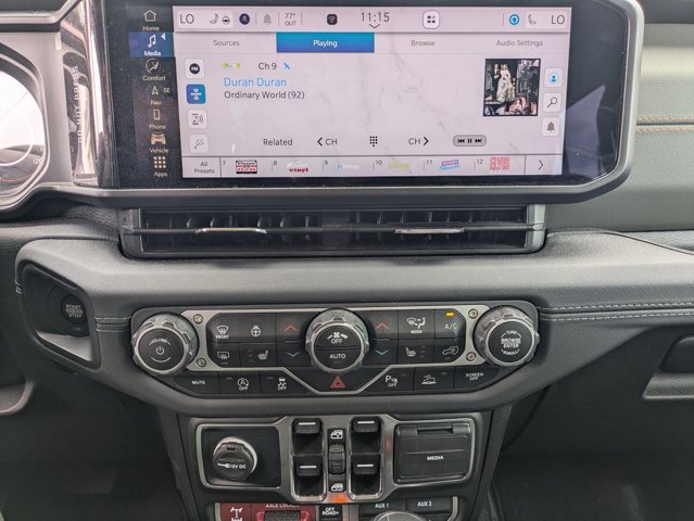 Used 2025 Jeep Gladiator Mojave image 14