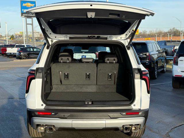 Used 2026 Chevrolet Traverse LT w/ Driver Confidence Package FWD image 11
