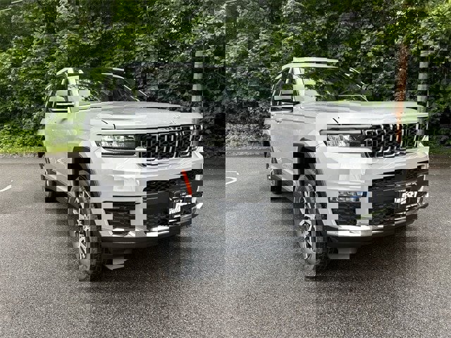 New 2025 Jeep Grand Cherokee L Limited image 2