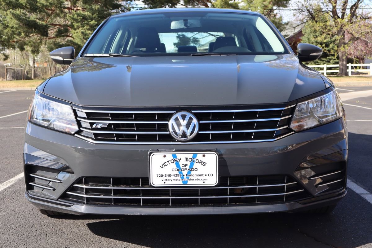 Used 2018 Volkswagen Passat 2.0T R-Line image 13