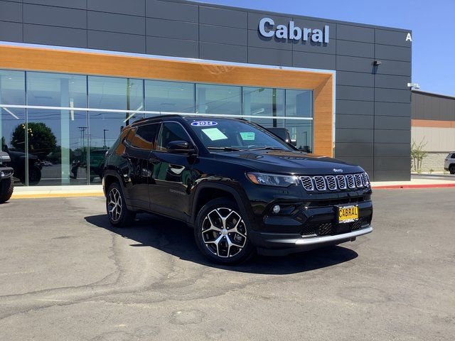 Used 2024 Jeep Compass Limited AWD/4WD image 2
