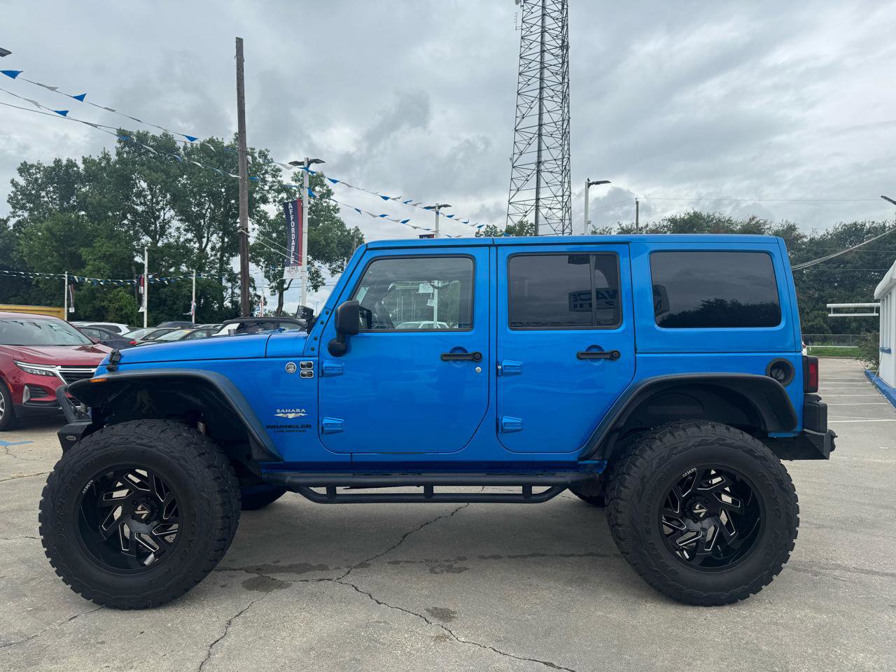 Used 2015 Jeep Wrangler Unlimited Sahara w/ Connectivity Group AWD/4WD image 27