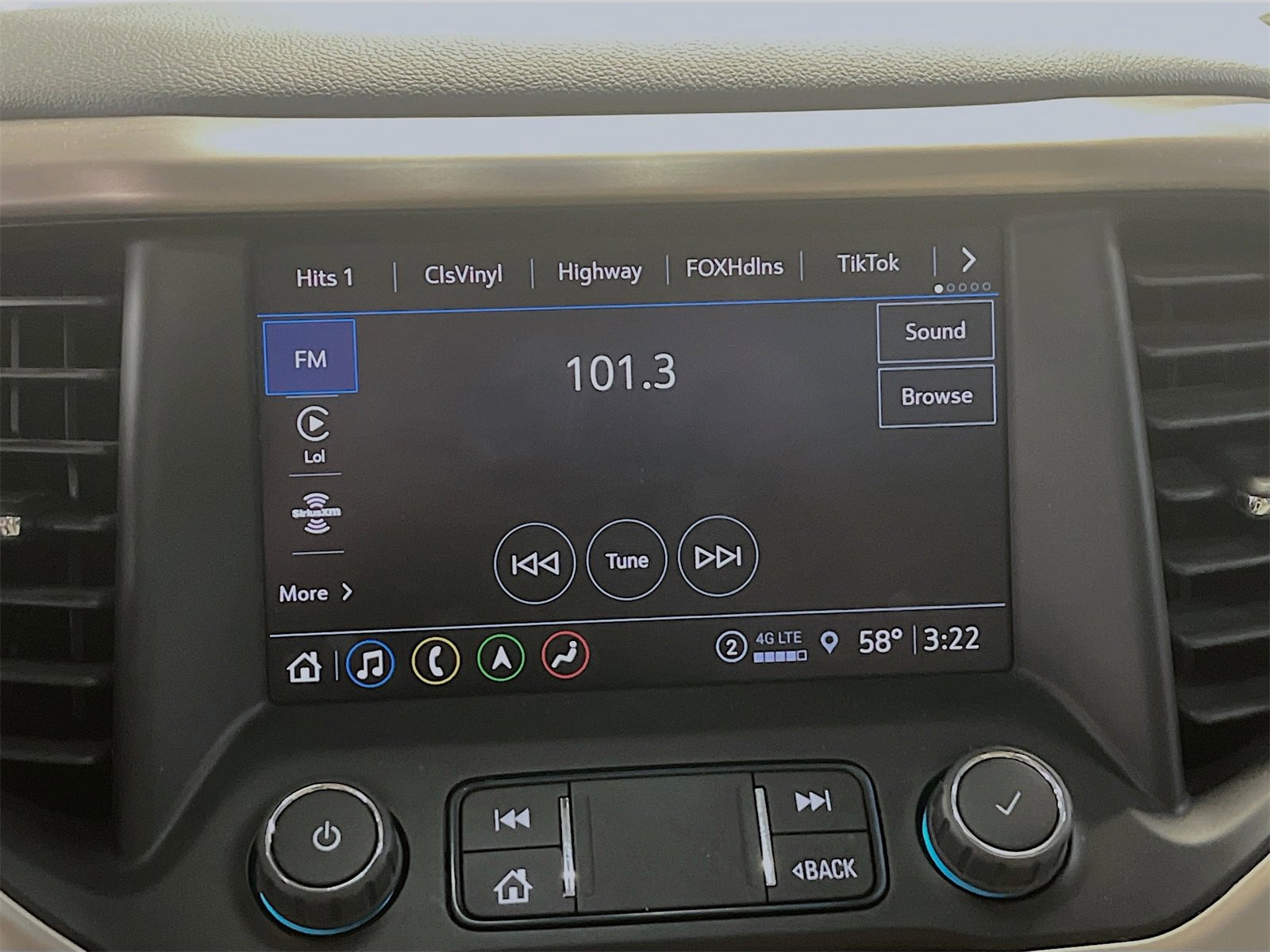 Used 2023 GMC Acadia Denali w/ Denali Ultimate Package image 15