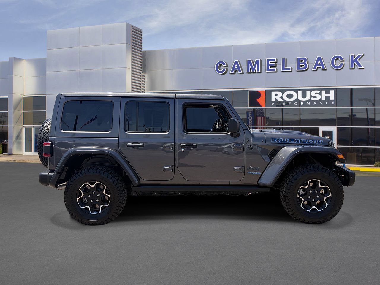 Used 2022 Jeep Wrangler Unlimited Rubicon 4xe w/ Steel Bumper Group AWD/4WD image 7
