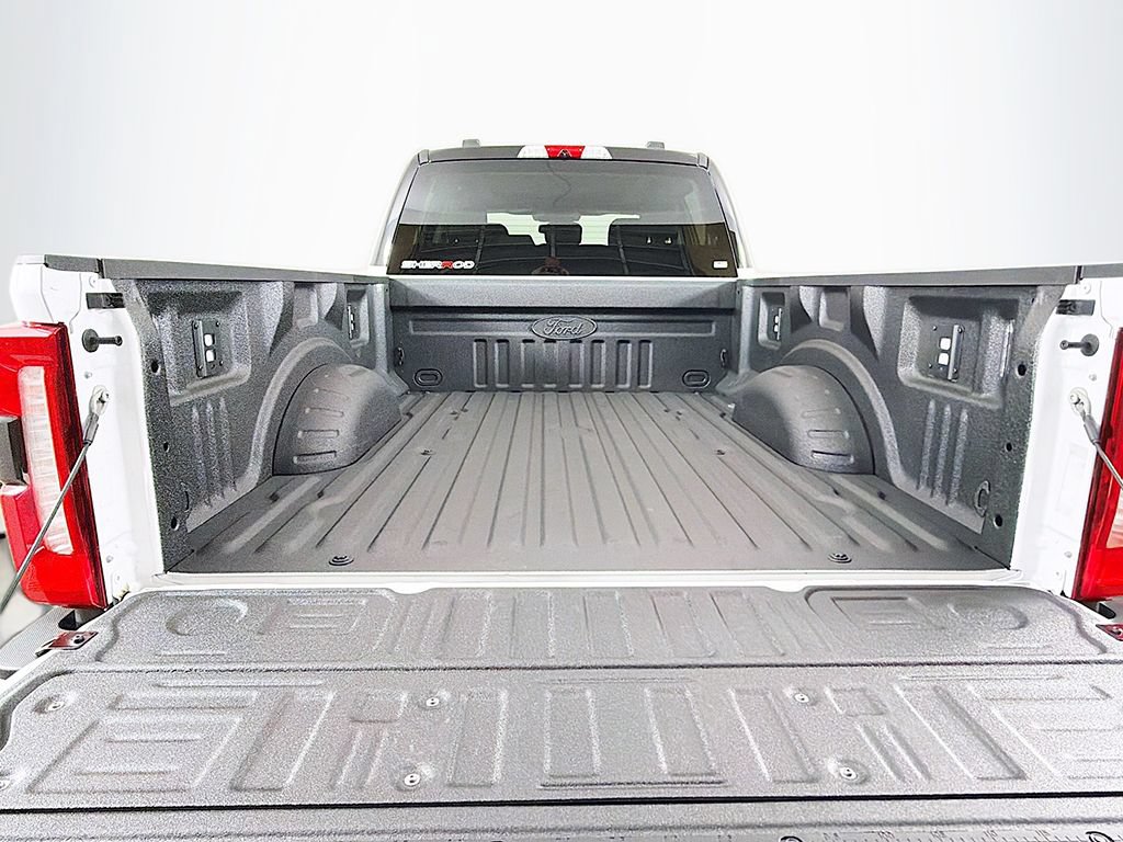 New 2026 Ford F250 XLT w/ XLT Premium Package AWD/4WD image 17