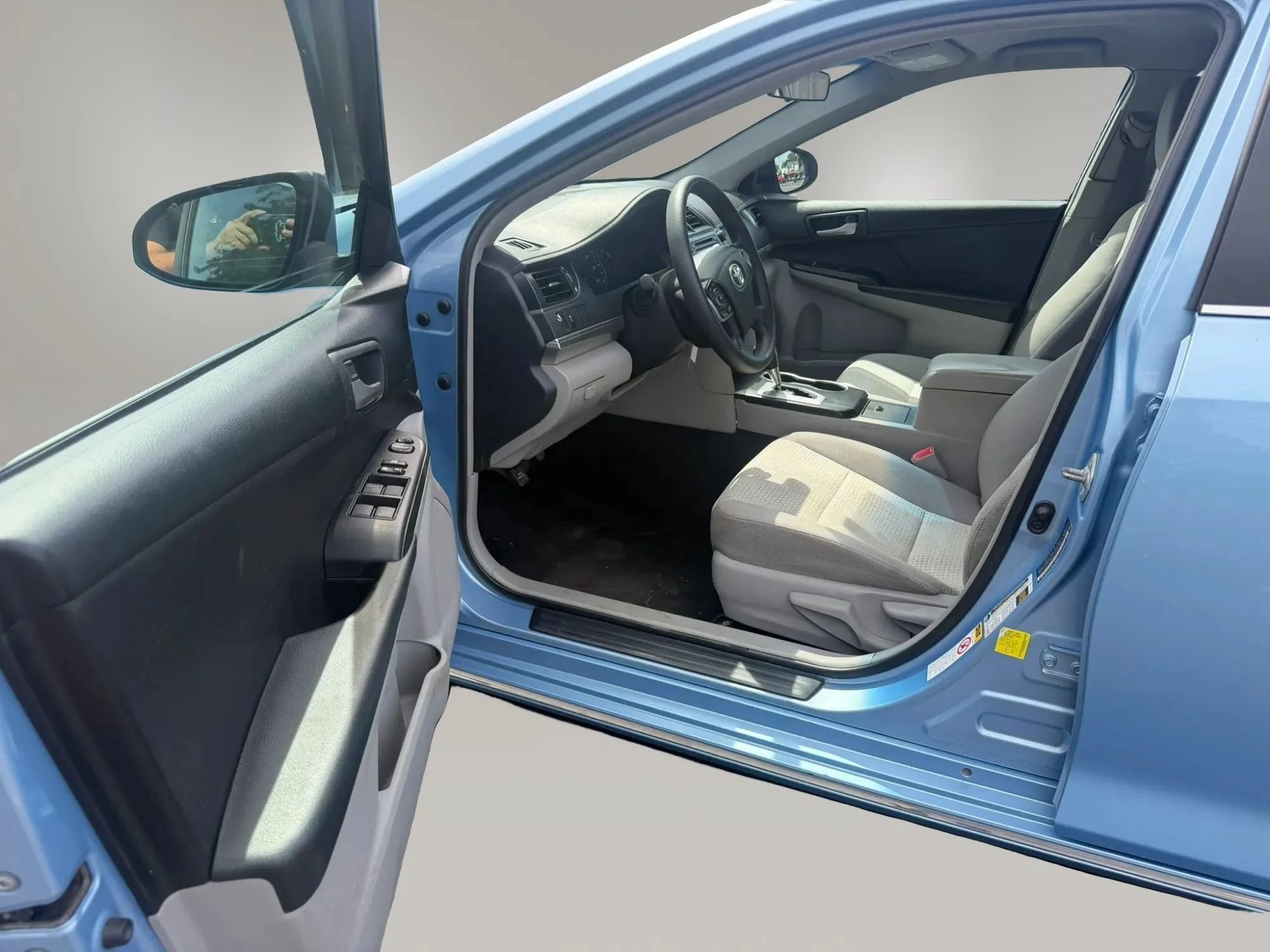 Used 2012 Toyota Camry LE FWD image 10