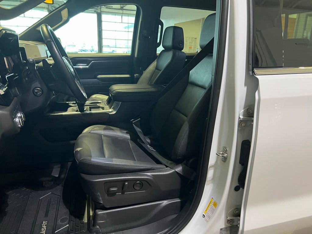 Used 2024 GMC Sierra 1500 SLT w/ SLT Premium Plus Package AWD/4WD image 15