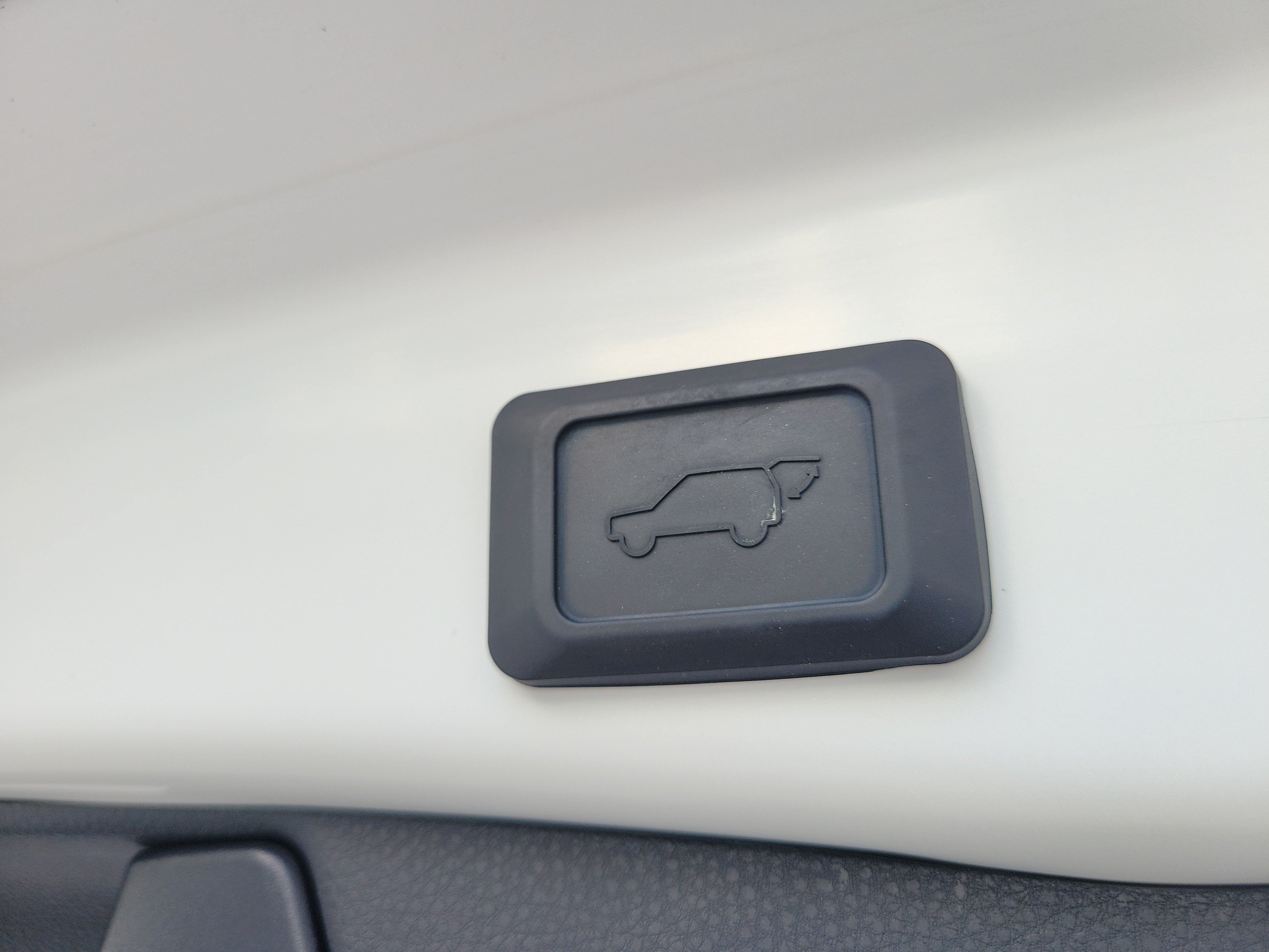 Used 2024 Toyota RAV4 XLE Premium FWD image 12