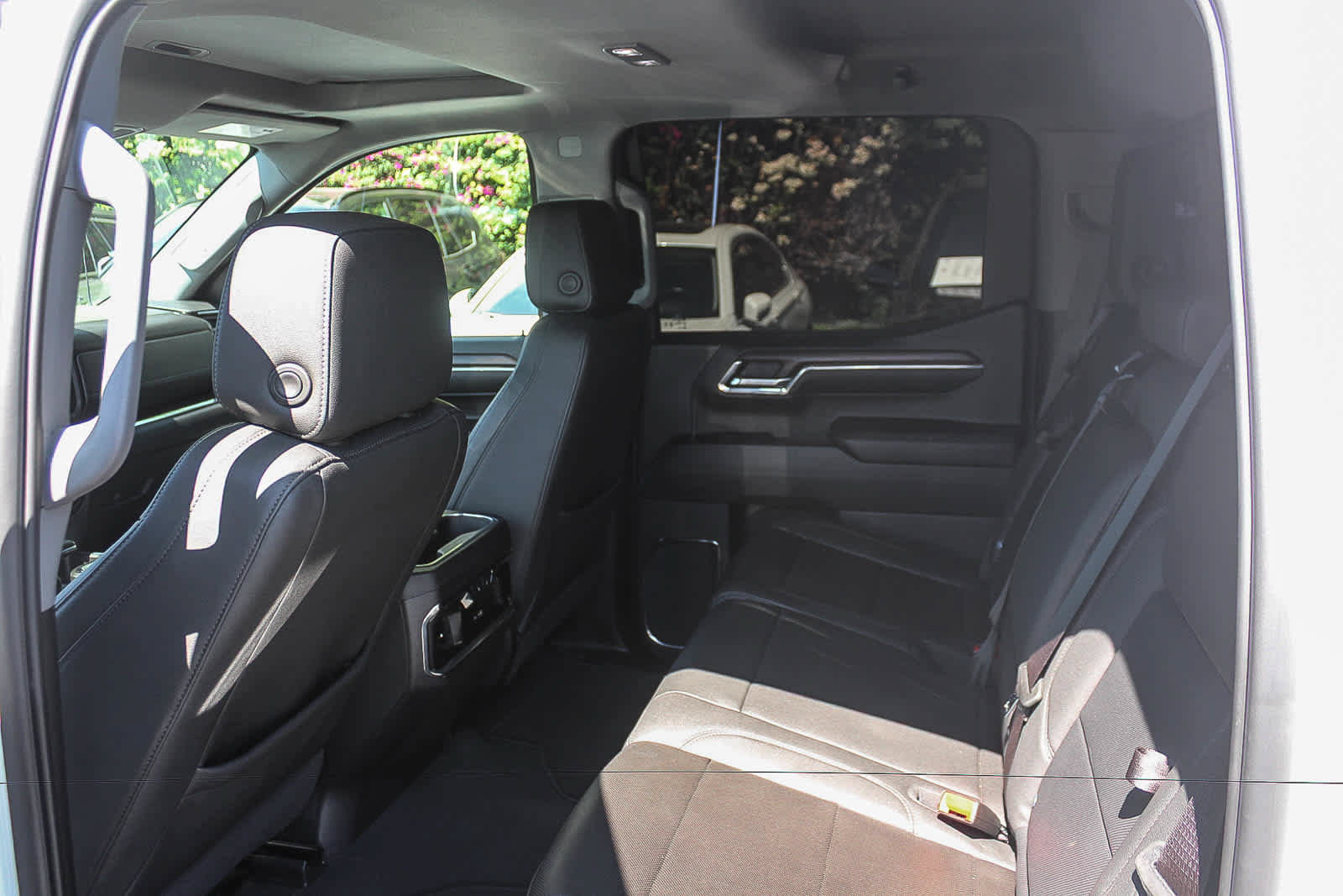 Used 2024 GMC Sierra 1500 SLT w/ SLT Premium Plus Package AWD/4WD image 18
