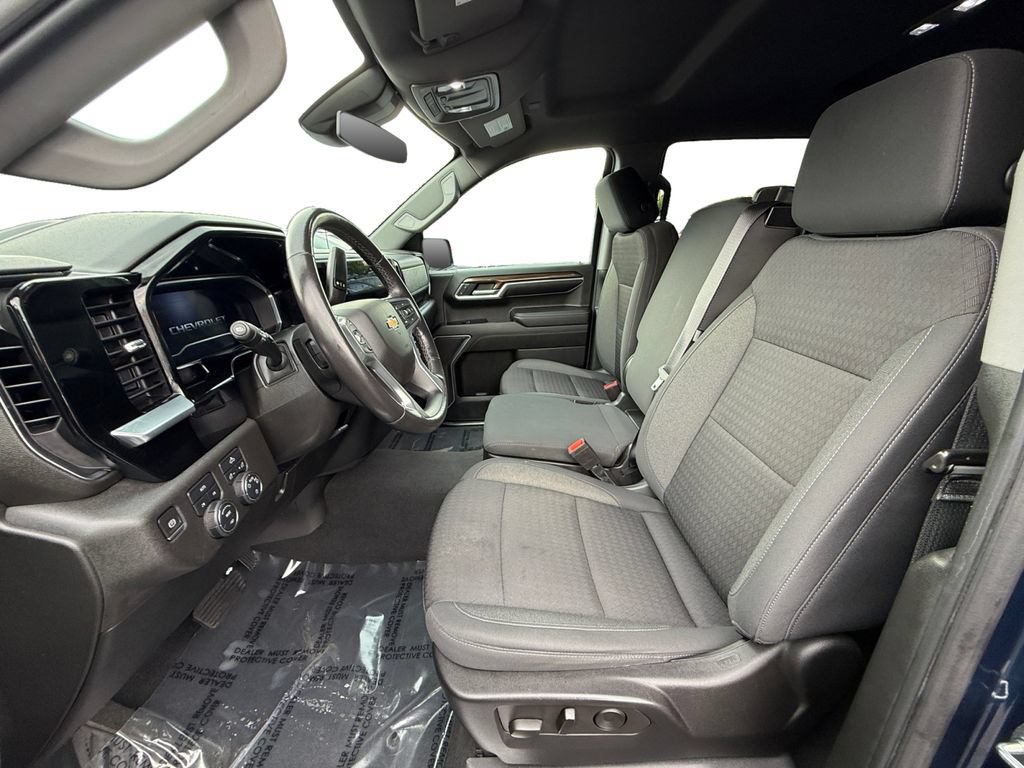 Used 2022 Chevrolet Silverado 1500 LT AWD/4WD image 9