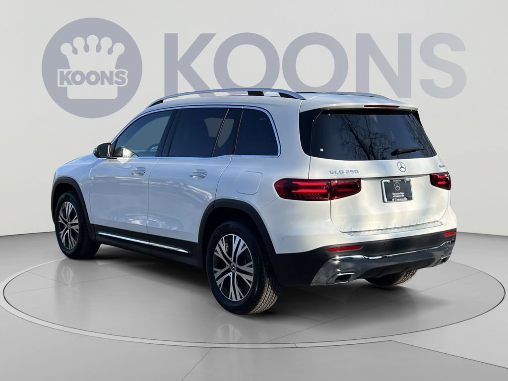 Used 2026 Mercedes-Benz GLB 250 4MATIC image 4