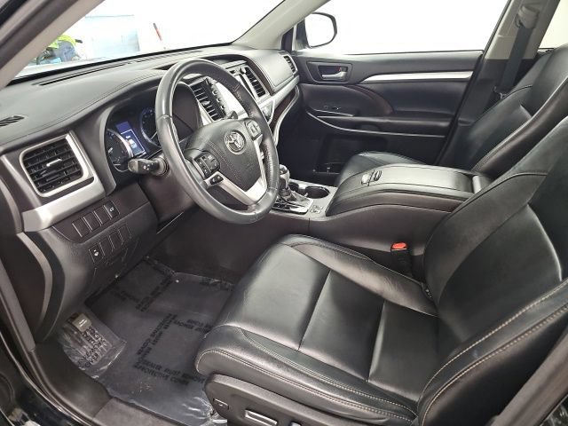 Used 2016 Toyota Highlander XLE AWD/4WD image 13